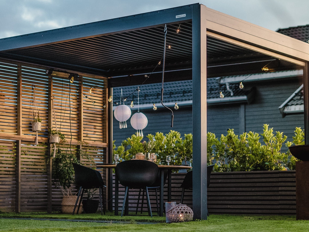 Pergola mit Lamellendach - die moderne Version des Pavillons