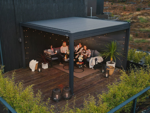 Pergola mit Pflanzen